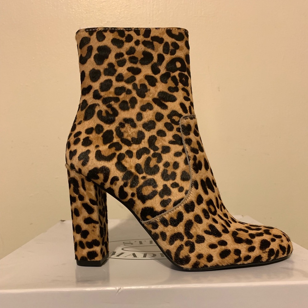 Leopard print bootie